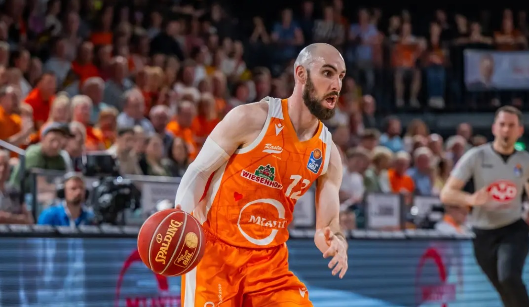 Bertram, guida Tommy Kuhse