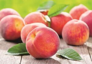 Frutta sottopagata ai produttori: “L’industria senza etica”