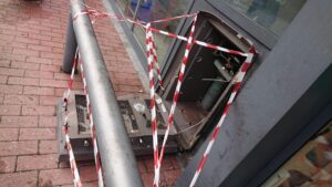 Banditi in azione, salta la cassa continua del Gulliver