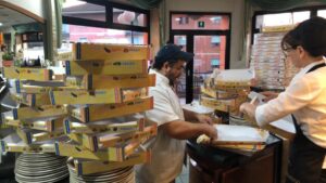 Per i sanitari del San Giacomo le pizze del campione mondiale