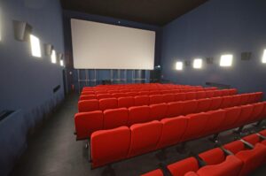 Dopo quasi 5 mesi riapre il cinema: ma con posti alternati