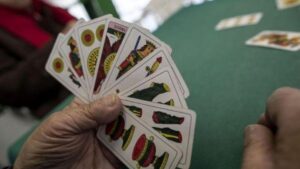 Via libera alle carte e ai giornali nei bar