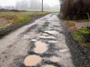 Paesi, fondi in arrivo. Ma le strade a groviera costano care