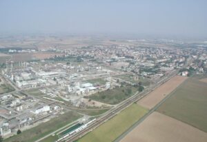 Dalla falda inquinata i gas pericolosi entrano in alcune case dalle cantine