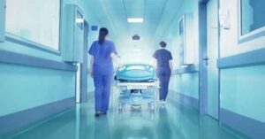 Nursind: “Chi sostituirà gli operatori sanitari sospesi?”
