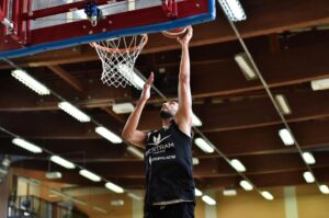 Bertram: distorsione per Ricky Cattapan