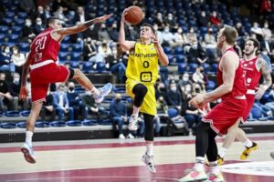 Bertram, ufficiale Elvar Fridriksson