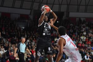 Bertram brucia Varese e centra la Final Eight
