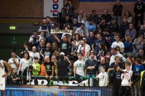 Bertram,  mini pack e pullman  per i tifosi