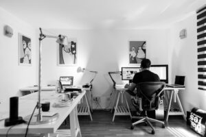Ritorno in ufficio: quali i più comuni problemi posturali? Alcune utili accortezze