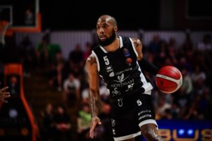 Cambio Bertram: bianco coppa, nero campionato
