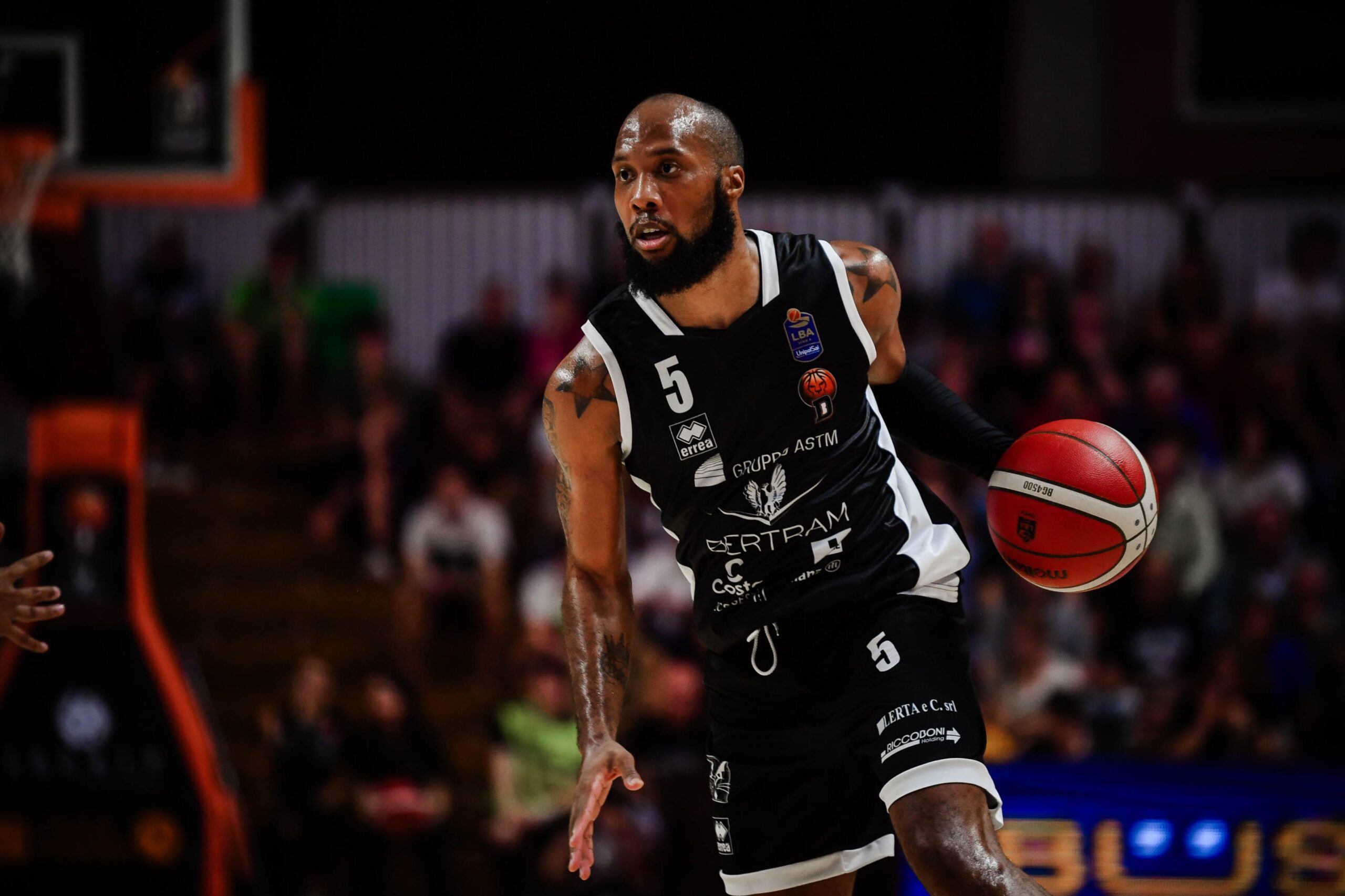 Cambio Bertram: bianco coppa, nero campionato