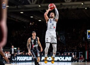 Una piccola Bertram ne prende 30 a Bologna