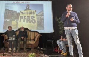 Acqua e Pfas, gli esposti di Greenpeace: “Situazione fuori controllo”
