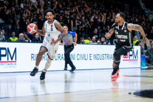 Bertram, che peccato. Vince Bologna in volata