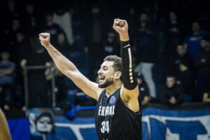 La Bertram saluta Kyle Weems e annuncia i 1100 abbonati