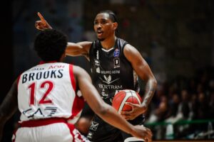 Bertram battuta da Milano dice addio ai playoff