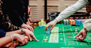Gioco d’azzardo: a Tortona un tour per difendere i giovani dai rischi
