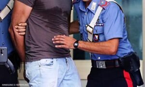 Sale. Pretende farmaci e aggredisce i Carabinieri: arrestato ed espulso