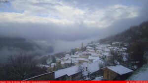 Prima neve tra Val Borbera e Val Curone: l’Appennino alessandrino si è svegliato imbiancato