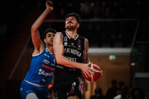 Festa Derthona Basket, compleanno e primo posto
