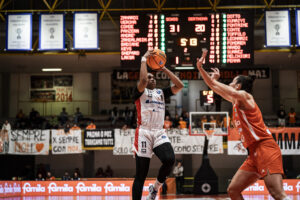 Il Bcc Derthona lotta ma cade a Schio