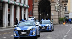 Alessandria, espulsi due stranieri pericolosi: droga, truffe e violenze tra le accuse