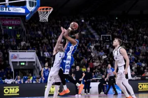 La corsa della Bertram si ferma a Brescia