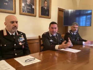 Tortona: arrestato lo spacciatore in fuga, sequestrati un chilo di droga e 176 mila euro