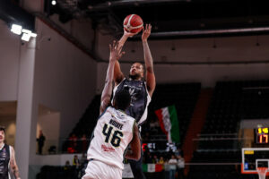 Fatica Bertram ma missione compiuta con Cremona