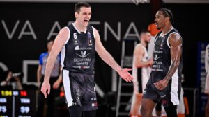 La Bertram Derthona travolge Trento ed è ai playoff