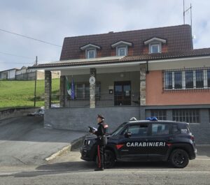 Cassano Spinola: ubriaco semina il caos in un bar e aggredisce 118 e carabinieri: arrestato