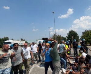 Sgombero all’interporto, per i SiCobas «Pratiche razziste»
