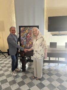 Tortona: Isa Stella dona “Camminando insieme” alla Pinacoteca Civica