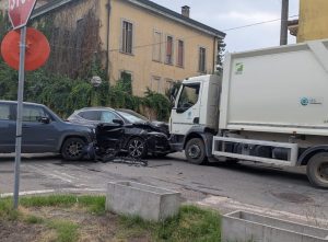 San Giuliano Nuovo: scontro in via Duomo, nessun ferito