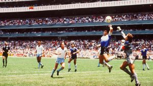 Maradona, all’asta per 3,35 milioni il pallone della Mano di Dio