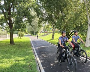 Casale Monferrato, pattuglie dei Carabinieri in e-bike per parchi e centro